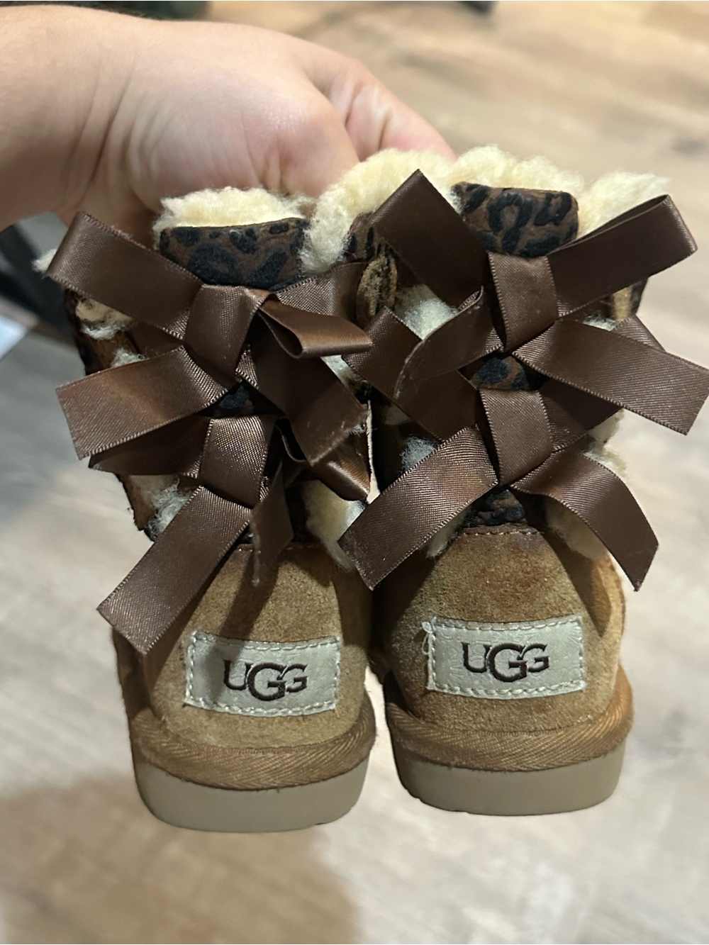 UGG Kids Girls Leopard Print Bow Shearling Boots Brown Suede Size 9